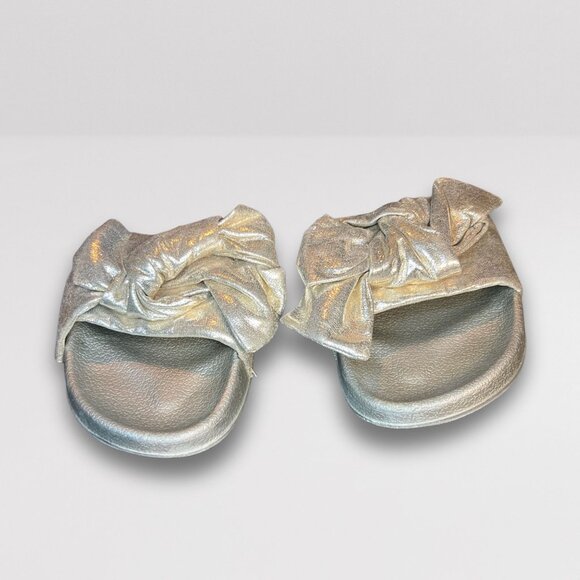 Beverly Rock Womens Metallic Silver Twist Slide Sandals Size 7.5 Stylish - Picture 3 of 6